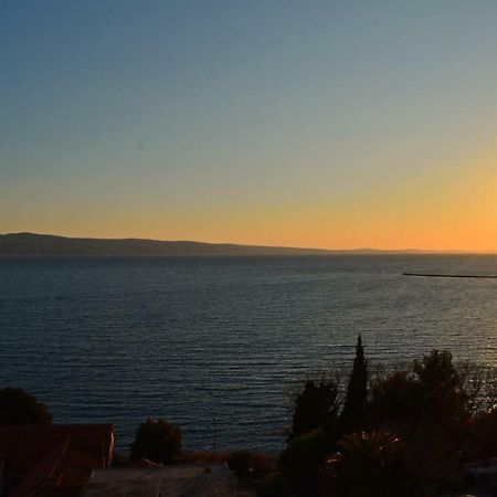 Cosy Sunset Apartment Омиш Экстерьер фото