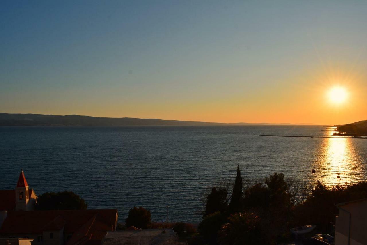 Cosy Sunset Apartment Омиш Экстерьер фото